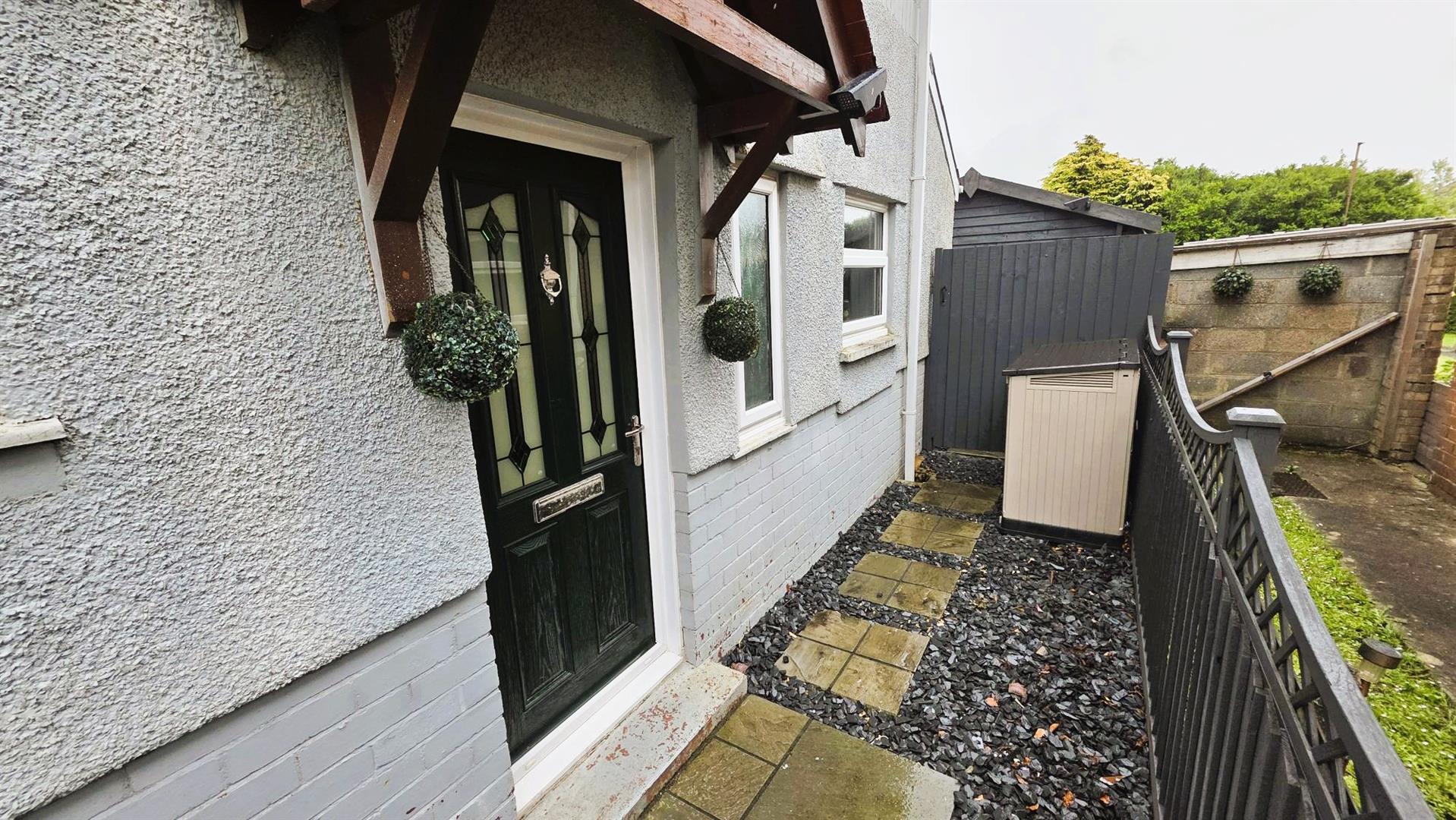 School Road, Llanelli, SA15 2AU